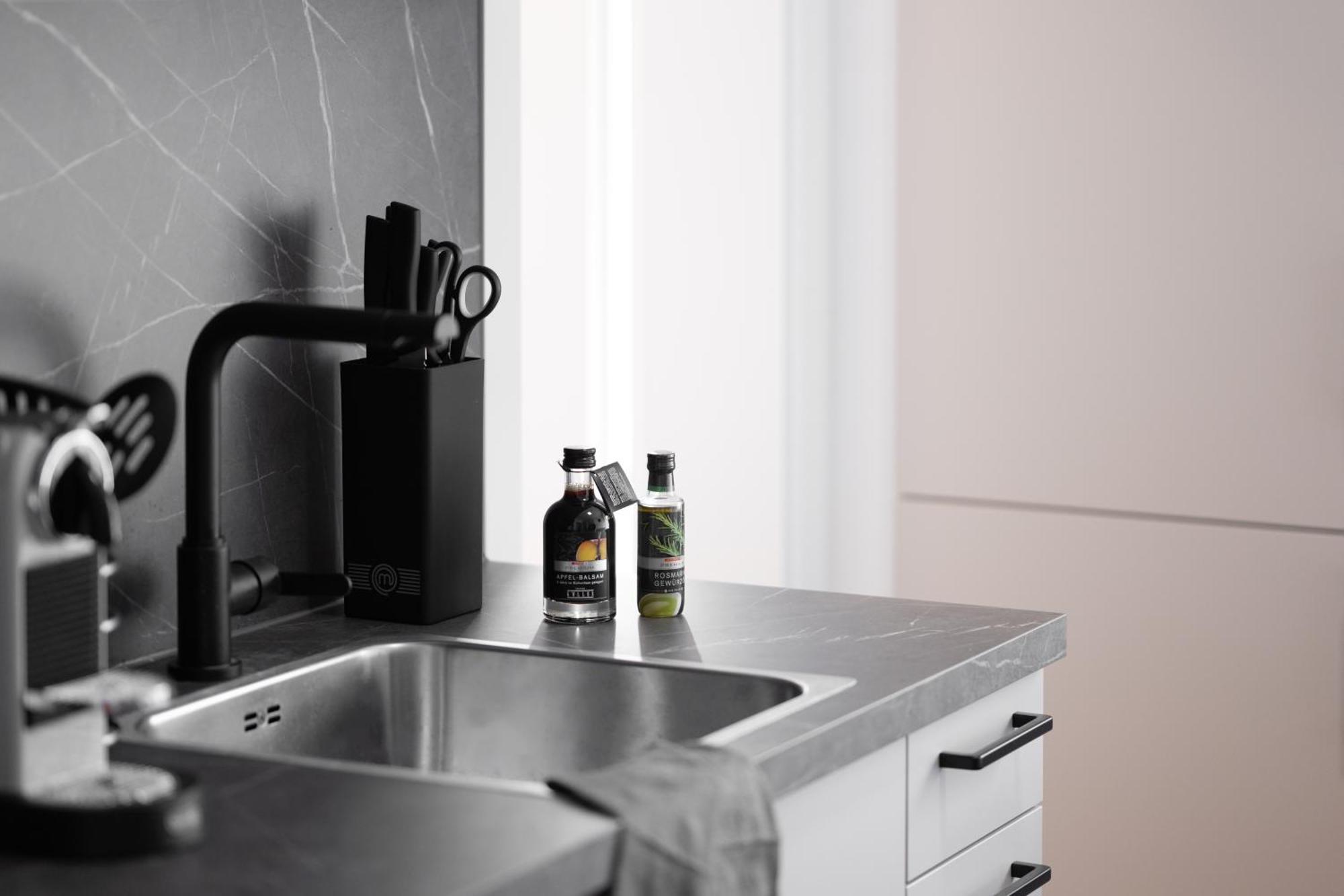 Luxury Sedda Bed, Nespresso, Netflix Apartment ลินซ์ ภายนอก รูปภาพ